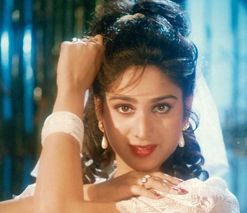 minakshi10 Meenakshi Sheshadri, Now and Then, Lost actresses, Forgotten stars in bollywood, Rajkumar Santoshi, Amitabh Bachchan, Small town big name