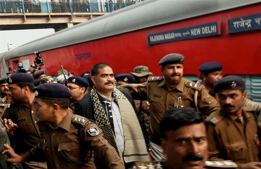 Image result for बिना टिकट तिहाड़ जा रहे शहाबुद्दीन, TTE ने जुर्माना लगाया