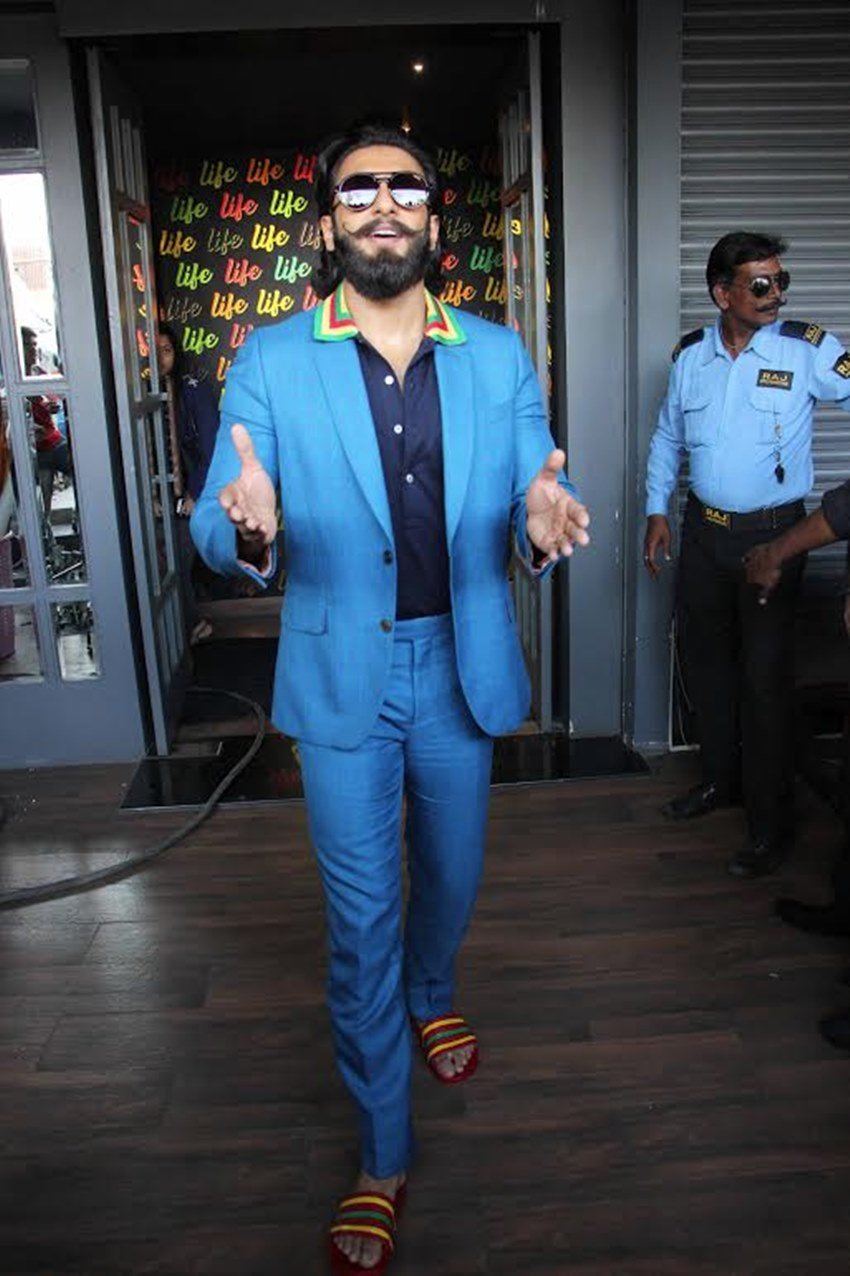 Ranveer Singh Photoshoot 9 Ranveer Singh, Ranveer Singh security guard, Ranveer Singh spotted, Ranveer singh pics, ranveer singh crazy pics, Aamir Khan meets his Dangal team, aamir khan with onscreen daughters, Aamir khan Fatima Sana Shaikh Sanya Malhotra, Aamir Khan Kiran Rao, Dangal cast pics, Aamir Khan with Dangal stars pics, Fatima Sana Shaikh and Sanya Malhotra pics