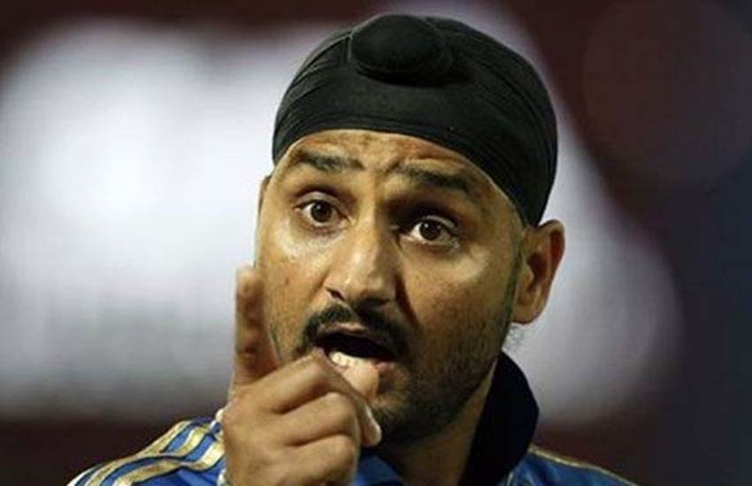 Harbhajan Singh IPL, Indian Premier Legue, List of IPL Players Played for same franchise since their debut, Lasith Malinga For Mumbai Indians, Kieron Pollard for Mumbai Indians, Harbhajan Singh for mumbai Indians, Ambati Rayudu for Mumbai Indians, Virat Kohli for Royal Challengers Banglore, Shaun Marsh for KXIP, Cricket News, Sports News