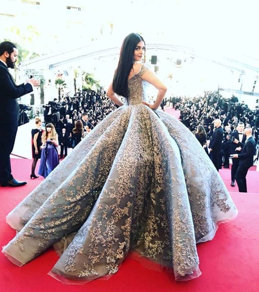 aish abhi cannes aishwarya rai cinderella, aishwarya rai disney princess, aishwarya rai cinderella pics, aishwarya rai disney princess pics, aishwarya rai bachchan, aishwarya rai bachchan cannes 2017, aishwarya rai bachchan 2017 cannes, aishwarya rai cannes 2017, cannes 2017 aishwarya rai, aishwarya rai 2017 cannes pics, cannes pic 2017 aishwarya rai, aishwarya rai cinderella dress pics, aishwarya rai cannes updates, aishwarya rai red carpet pics, aishwarya rai pics, indian express, entertainment news, bollywood movie updates