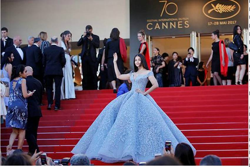 aish bachchan aishwarya rai cinderella, aishwarya rai disney princess, aishwarya rai cinderella pics, aishwarya rai disney princess pics, aishwarya rai bachchan, aishwarya rai bachchan cannes 2017, aishwarya rai bachchan 2017 cannes, aishwarya rai cannes 2017, cannes 2017 aishwarya rai, aishwarya rai 2017 cannes pics, cannes pic 2017 aishwarya rai, aishwarya rai cinderella dress pics, aishwarya rai cannes updates, aishwarya rai red carpet pics, aishwarya rai pics, indian express, entertainment news, bollywood movie updates