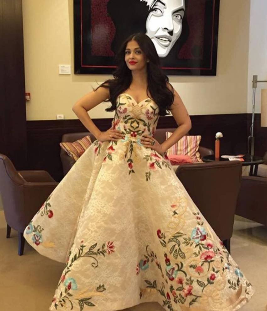 aish3' aishwarya rai cinderella, aishwarya rai disney princess, aishwarya rai cinderella pics, aishwarya rai disney princess pics, aishwarya rai bachchan, aishwarya rai bachchan cannes 2017, aishwarya rai bachchan 2017 cannes, aishwarya rai cannes 2017, cannes 2017 aishwarya rai, aishwarya rai 2017 cannes pics, cannes pic 2017 aishwarya rai, aishwarya rai cinderella dress pics, aishwarya rai cannes updates, aishwarya rai red carpet pics, aishwarya rai pics, indian express, entertainment news, bollywood movie updates