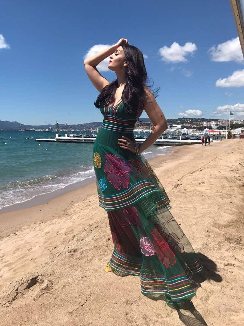 cats aishwarya rai cinderella, aishwarya rai disney princess, aishwarya rai cinderella pics, aishwarya rai disney princess pics, aishwarya rai bachchan, aishwarya rai bachchan cannes 2017, aishwarya rai bachchan 2017 cannes, aishwarya rai cannes 2017, cannes 2017 aishwarya rai, aishwarya rai 2017 cannes pics, cannes pic 2017 aishwarya rai, aishwarya rai cinderella dress pics, aishwarya rai cannes updates, aishwarya rai red carpet pics, aishwarya rai pics, indian express, entertainment news, bollywood movie updates
