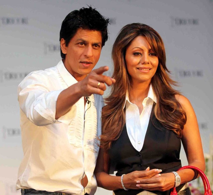 Shahrukh Khan and Gauri Khan Love Story 1 srk 25 years of a life, 25 years of srk, Shahrukh Khan with gauri, SRK Gauri Love Story, Shahrukh Khan Gauri Love Story, Gauri Muslim Name, Shah Rukh Khan Love Story, Shah Rukh Khan 25 years in Industry, Shah Rukh Khan Struggle Story, Shah Rukh Khan Acting Life, Bollywood News in Hindi