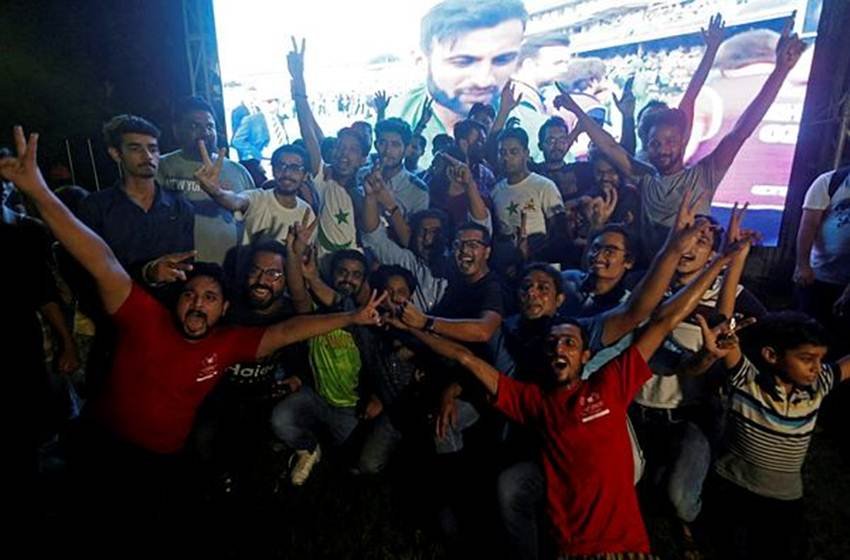 pakistan win Champions Trophy, Champions Trophy 2017, India Vs Pakistan, Cricket Match, Fakhar Zaman, Virat Kohli, Shikhar Dhawan, Sarfaraz Ahmad, MS Dhoni, Yuvraj Singh, Cricket News, Jansatta, Fakharaman, sarfaraz