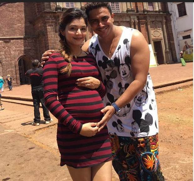 puja sharma Celebrity couples set to welcome their babie, Pregnant bollywood Actress, Esha deol, actress Celina Jaitly, actress Celina Jaitly baby bump, Diya aur baati hum fame Puja sharma, Tv Actress Puja Sharma Baby Bump, Soha Ali Khan, Soha ALi khan pregnant, Soha ali khan Baby bump
