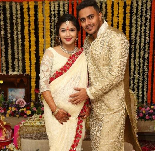 puja2 Celebrity couples set to welcome their babie, Pregnant bollywood Actress, Esha deol, actress Celina Jaitly, actress Celina Jaitly baby bump, Diya aur baati hum fame Puja sharma, Tv Actress Puja Sharma Baby Bump, Soha Ali Khan, Soha ALi khan pregnant, Soha ali khan Baby bump