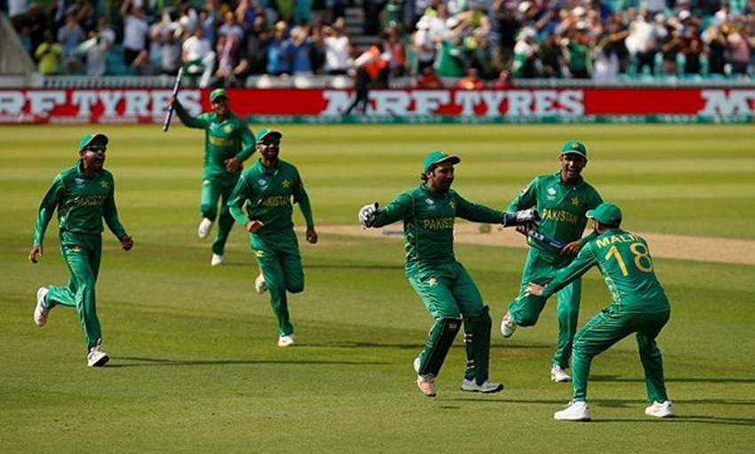 saefaraz ahmad celebrate win Champions Trophy, Champions Trophy 2017, India Vs Pakistan, Cricket Match, Fakhar Zaman, Virat Kohli, Shikhar Dhawan, Sarfaraz Ahmad, MS Dhoni, Yuvraj Singh, Cricket News, Jansatta, Fakharaman, sarfaraz