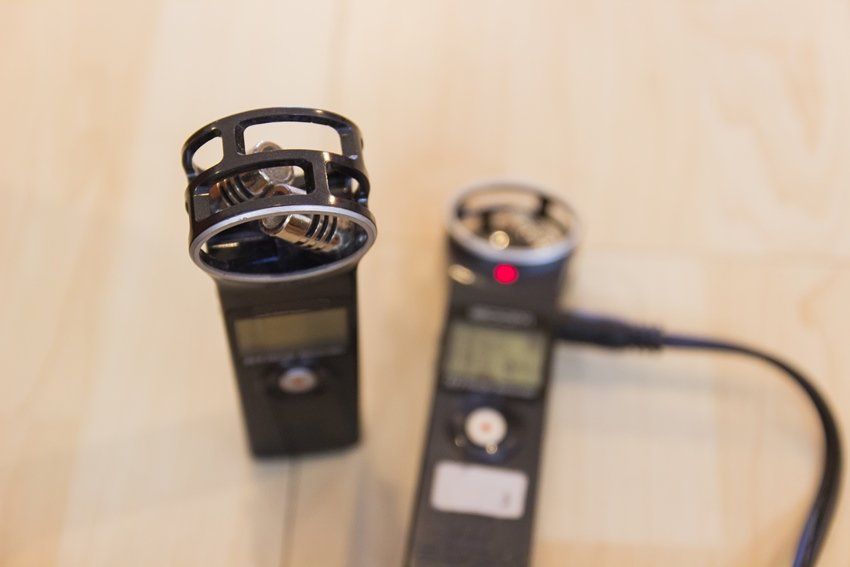 voice recorder dreamstime_xxl_46305656