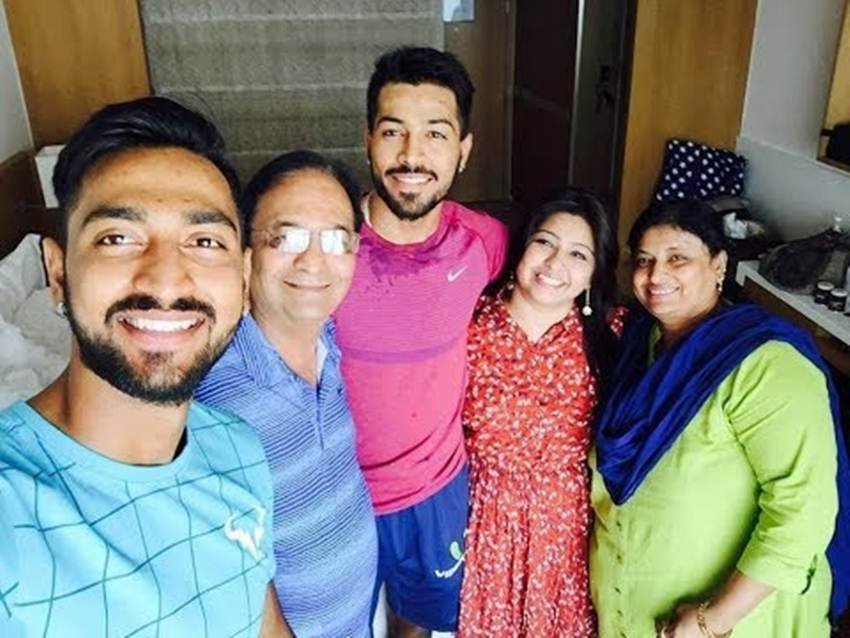pandya family hardik pandya, hardik pandya birthday, hardik pandya videos, hardik pandya age, cricket news, sports news, Kunal Pandya, Hardika pandya bad days, Hardik pandya jansatta, hardik pandya debut match, hardik pandya shameful record, hardik pandyaphotos, hardik pandya gallery