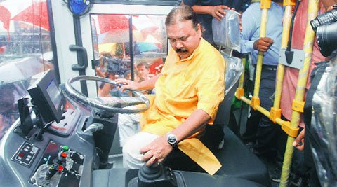 सारदा घोटाले में ममता का मंत्री गिरफ्तार