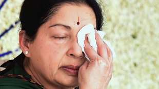 SC extends bail of Jayalalithaa