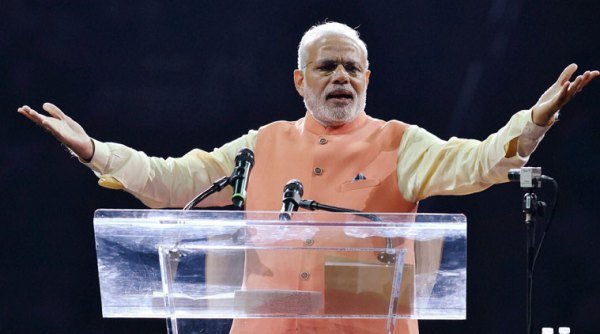 मेडिसन स्क्वायर में दिखा रॉकस्टार मोदी का जलवा, कहा: विकास को बनाना होगा जन आंदोलन