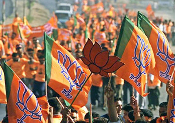 हरियाणा में दलबदलुओं से भाजपा की हालत पतली