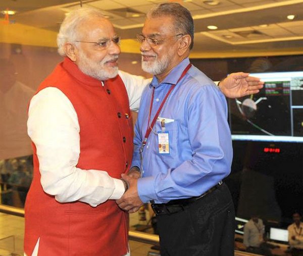 भारत के मार्स ऑर्बिटर मिशन की सफलता का पहला संकेत उस समय मिल गया था, जब अंतरिक्षयान का प्रमुख ईंजन (लिक्विड एपोजी मोटर) और प्रक्षेपक 300 दिन तक सुप्तावस्था में रहने के बाद सक्रिय हो गए थे।