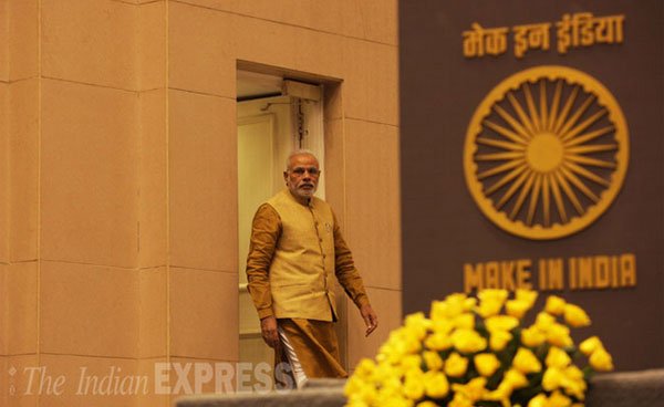 प्रधानमंत्री नरेंद्र मोदी ने भारत को विनिर्माण उद्योगों का सशक्त केंद्र बनाने की अपनी सरकार की महत्वाकांक्षी परियोजना का आरंभ करते हुए प्रधानमंत्री नरेंद्र मोदी ने आज वायदा किया कि वह सुगम और प्रभावी सरकार देने के लिए प्रतिबद्ध हैं, ताकि देश उच्च आर्थिक वृद्धि प्राप्त कर सके और रोजगार के अवसर बढ़ सकें।