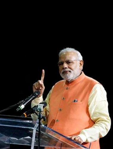 प्रधानमंत्री जी, निवेशकों को लुभाने से पहले कुछ काम घर में भी!