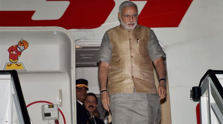अमेरिका के लिए रवाना हुए नरेंद्र मोदी, एमएसजी में संबोधन सुनने को बेकरार भारतीय-अमेरिकी अमेरिका के लिए रवाना हुए नरेंद्र मोदी, एमएसजी में संबोधन सुनने को बेकरार भारतीय-अमेरिकी