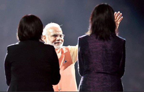 नरेंद्र मोदी ने जीता अमेरिकी सांसदों का दिल