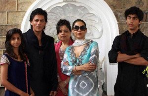 Shahrukh Khan with his family
