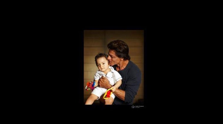 शाहरूख खान ने निभाया अपना वादा, ट्विटर पर लगाया बेटे अब्राम की तस्वीर