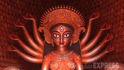 दुर्गोत्सव के लिए एकजुट हुई हिंदू-मुस्लिम लड़कियां