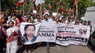 SC grants bail to Jayalalithaa