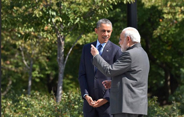इस दौरान मोदी के साथ जाने के ओबामा के फैसले को लेकर कई विश्लेषकों का कहना है कि इससे दोनों नेताओं द्वारा कम समय में स्थापित किए गए घनिष्ठ संबंधों की झलक दिखती है ।