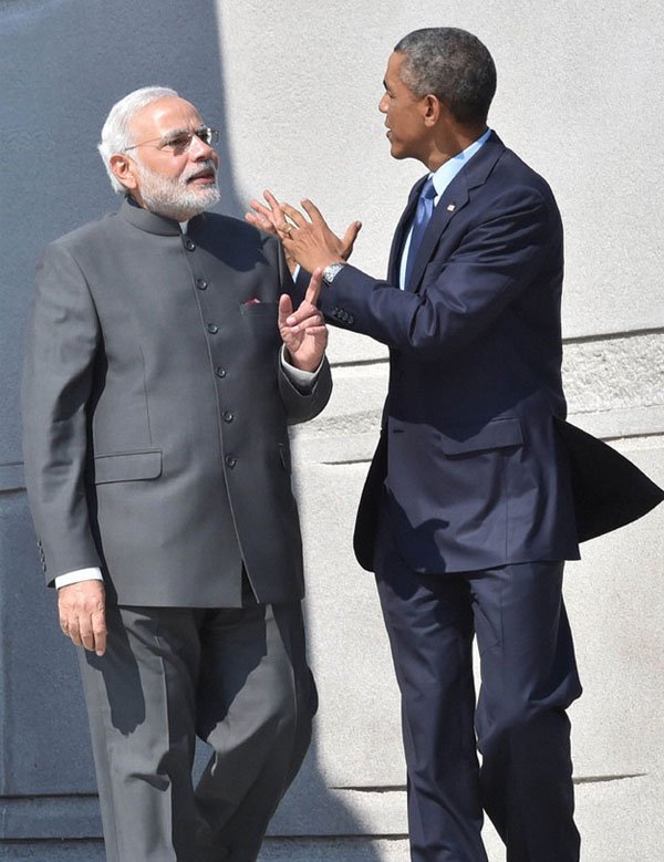 मोदी के सम्मान में अमेरिकी उपराष्ट्रपति जोए बाइडेन और विदेश मंत्री जॉन केरी ने विदेश विभाग के फॉगी बॉटम मुख्यालय में दोपहर के भोज का आयोजन किया था । इसके बाद मोदी कैपिटल हिल पहुंचे जहां उनके सम्मान में अमेरिकी प्रतिनिधि सभा के स्पीकर जोए बोहनर ने चाय पार्टी का आयोजन किया था ।