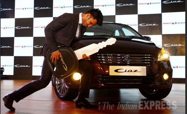 बॉलीवुड के 'गुंडे' रणवीर सिंह ने पेश किया देश की सबसे बड़ी कंपनी मारूति सुजुकी इंडिया लिमिटेड की सेडान कार 'सियाज'। (फोटो: अमित चक्रवर्ती)