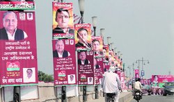 अधिवेशन के बहाने उत्तर प्रदेश के मंत्रियों में अपने प्रचार की होड़