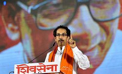 पाकिस्तान को उसके कुकर्मों के लिए सबक सिखाने के लिए क्या नरेंद्र मोदी को 56 इंच का सीना चाहिए: शिवसेना