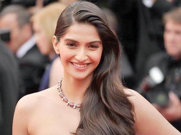 सोनम कपूर के लिए फैशन सिर्फ कपड़ों तक सीमित नहीं