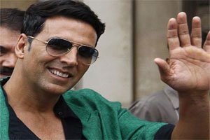 Akshay Kumar slaps his fan