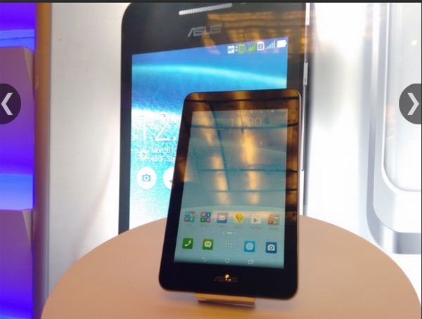 आसूस पैडफोन मिनी में चार इंच के स्मार्टफोन और सात इंच के टैबलेट की कीमत 15,999 रुपए हैं। (स्रोत: देबाशीष सरकार)