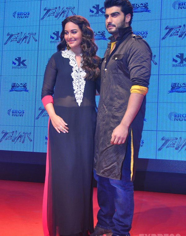 इस फिल्म के ज़रिए दर्शकों को पहली बार बड़े पर्दे पर अर्जुन कपूर और सोनाक्षी सिन्हा के बीच रोमांस देखने को मिलेगा (फोटो: वरिंदर चावला)