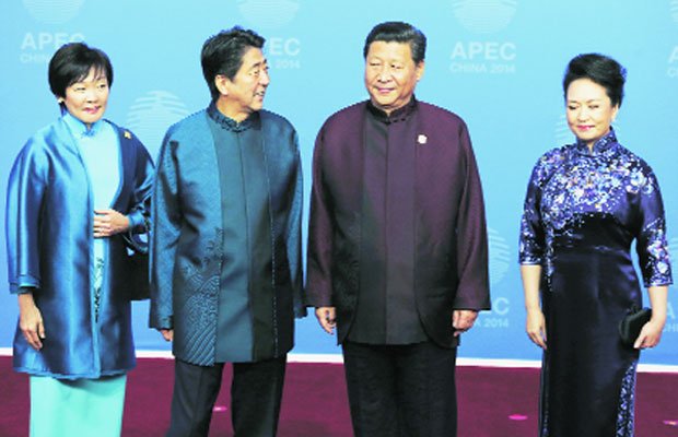 Xi Jinping, Shinzo Abe hold ice-breaking meeting