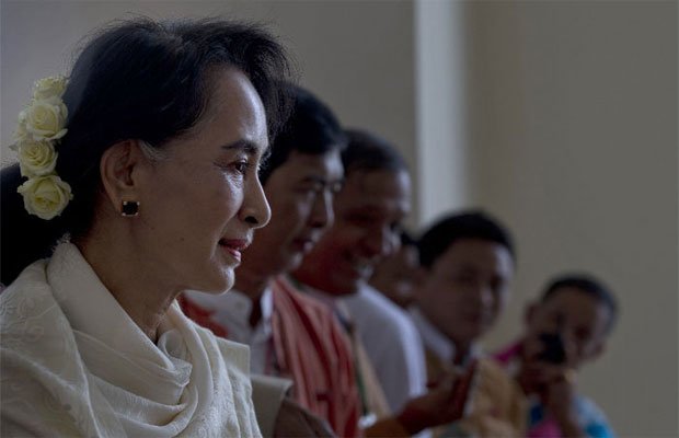 narendra modi meeting aung san suu kyi