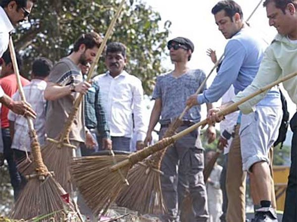 यही नहीं 'दबंग' सलमान खान भी 22 अक्टूबर को इस अभियान से जुड़े साथ ही 9 और लोगों को भी इसमें शामिल होने का आग्रह किया।