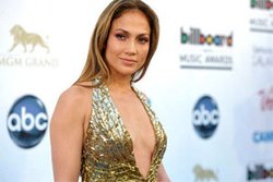 जेनिफर लॉपेज ने आत्मकथा “ट्रू लव” को रिलीज करने का इरादा त्यागा