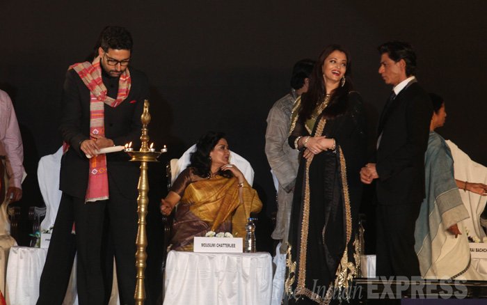 यह देखिए कुछ अच्छे पल एक साथ शेयर कर रहे ऐश्वर्या राय बच्चन और शाहरूख खान (इंडियन एक्सप्रेस फोटो: पार्थ पॉल)