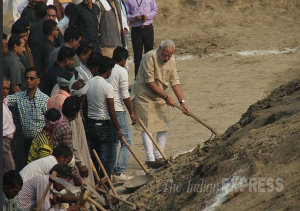 नरेंद्र मोदी ने उत्तर प्रदेश में अपने इस महत्त्वाकांक्षी अभियान को आगे बढ़ाने के लिए मुख्यमंत्री अखिलेश यादव समेत नौ लोगों को किया नामित (फोटो: आनंद सिंह)