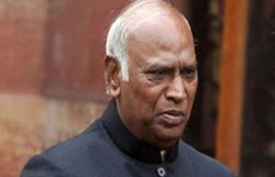 मल्लिकार्जुन खड़गे को मिली विपक्ष के नेता की सीट