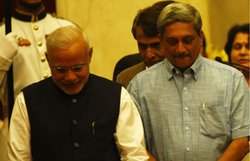 मनोहर पर्रिकर को रक्षा, सुरेश प्रभु को रेल: बीरेंद्र सिंह व नड्डा भी बने कैबिनेट मंत्री