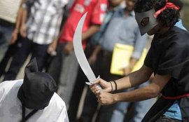 Pakistan militants behead man