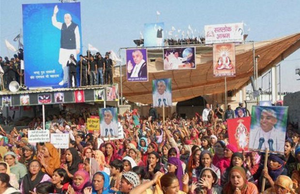 63 वर्षीय रामपाल अदालत में पेश नहीं हुए और अदालत से समय मांगा (फोटो: भाषा)