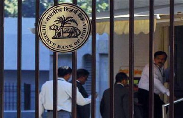 संपादकीय: घोटाला और निगरानी