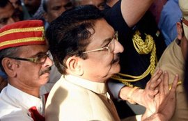 Ch Vidyasagar Rao sustained injury in Legislative Assembly - See more at: http://indianexpress.com/article/india/politics/maharashtra-governor-injured-as-legislators-try-to-block-his-entry/#sthash.PW4xGWQk.dpuf