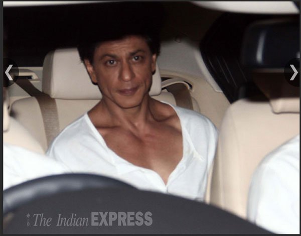 कार्यक्रम में शिरकत करने पहुंचे बॉलीवुड के 'किंग ख़ान' शाहरुख ख़ान (फ़ोटो-वरिंदर चावला)